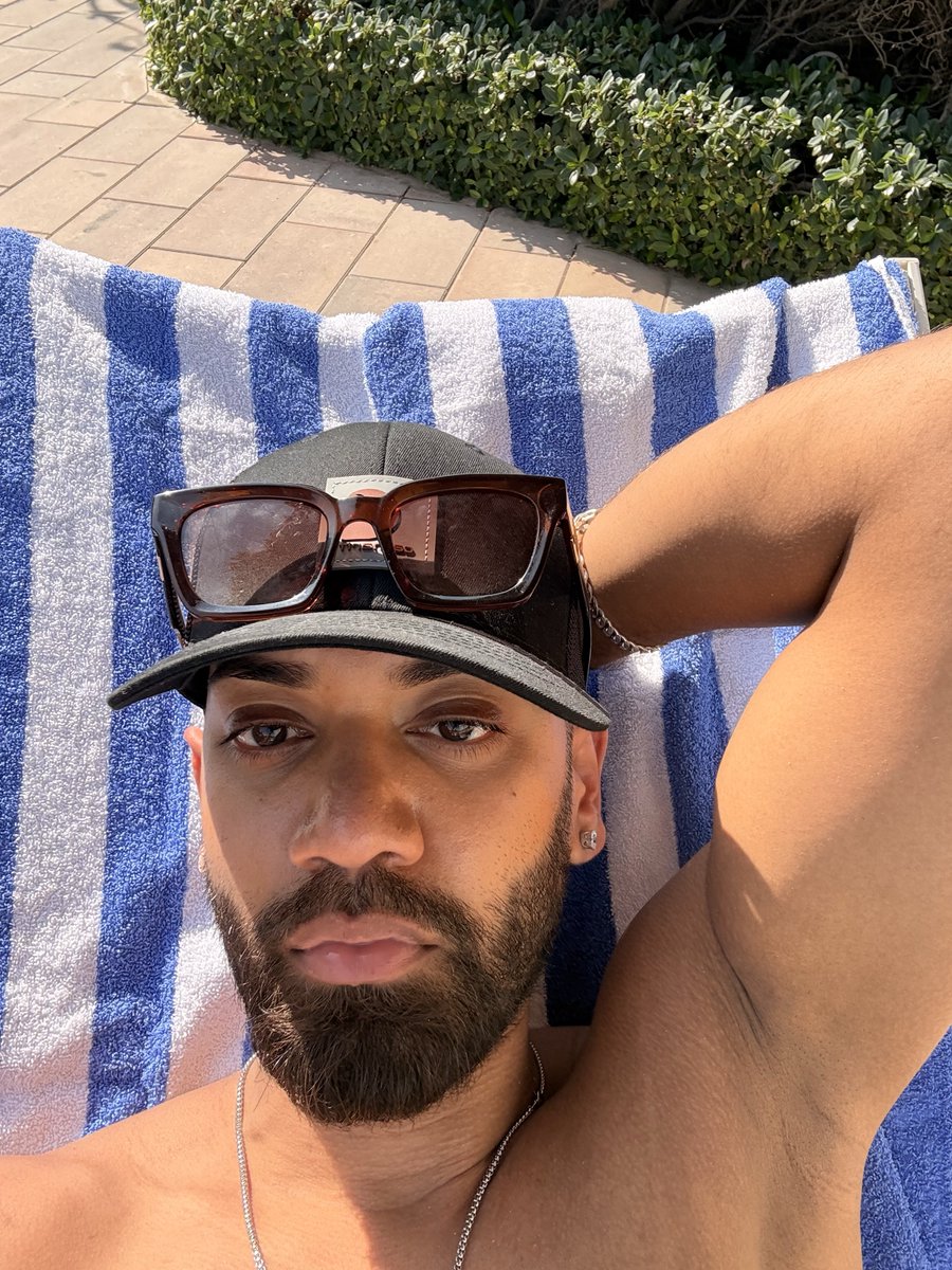 jehxnm's tweet photo. i missed the sun https://t.co/AhafSM3aRr