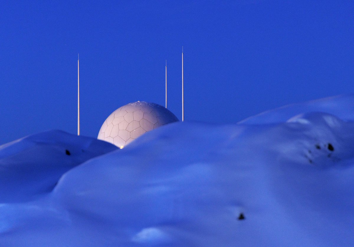 ChinaDaily's tweet photo. The #Mohe #Satellite Data Receiving Station of the China Remote Sensing Satellite Ground Station, which commenced operations on Dec 12 in #China's northernmost city, Mohe, Heilongjiang province, is the highest-latitude satellite data receiving facility in China, representing a significant leap in China's land observation satellite data reception capabilities. https://t.co/BqXqthIGjs