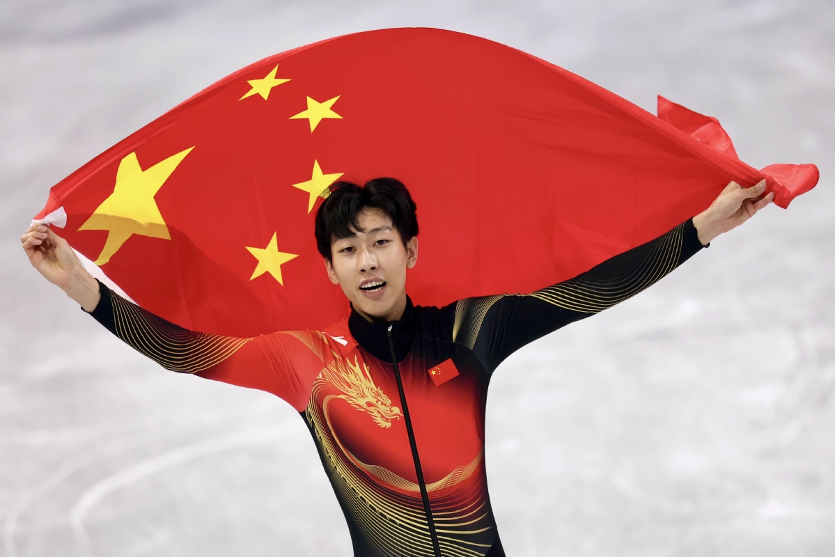 #China's short-track speed skater Sun Long has delivered a timely redemption by winning a silver medal in the men's 1,000 meters at the Milano-Cortina Winter Olympics on Thursday, just two days after a costly error denied Team China a medal in the mixed relay.
#WinterOlympics