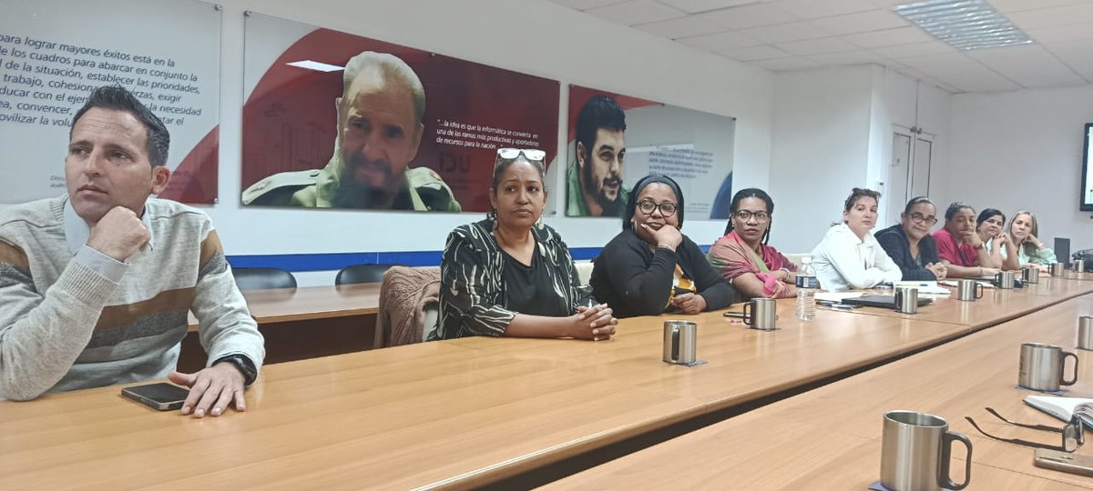 En sesión de trabajo con la Ministra de Educación y el Rector de la <a href="/universidad_uci/">Universidad de las Ciencias Informáticas</a>, abordamos la creación de una escuela temporal para niños que, por la situación actual del transporte, no pueden asistir a sus centros de estudios. Las limitaciones no nos detendrán.
#CubaVencerá