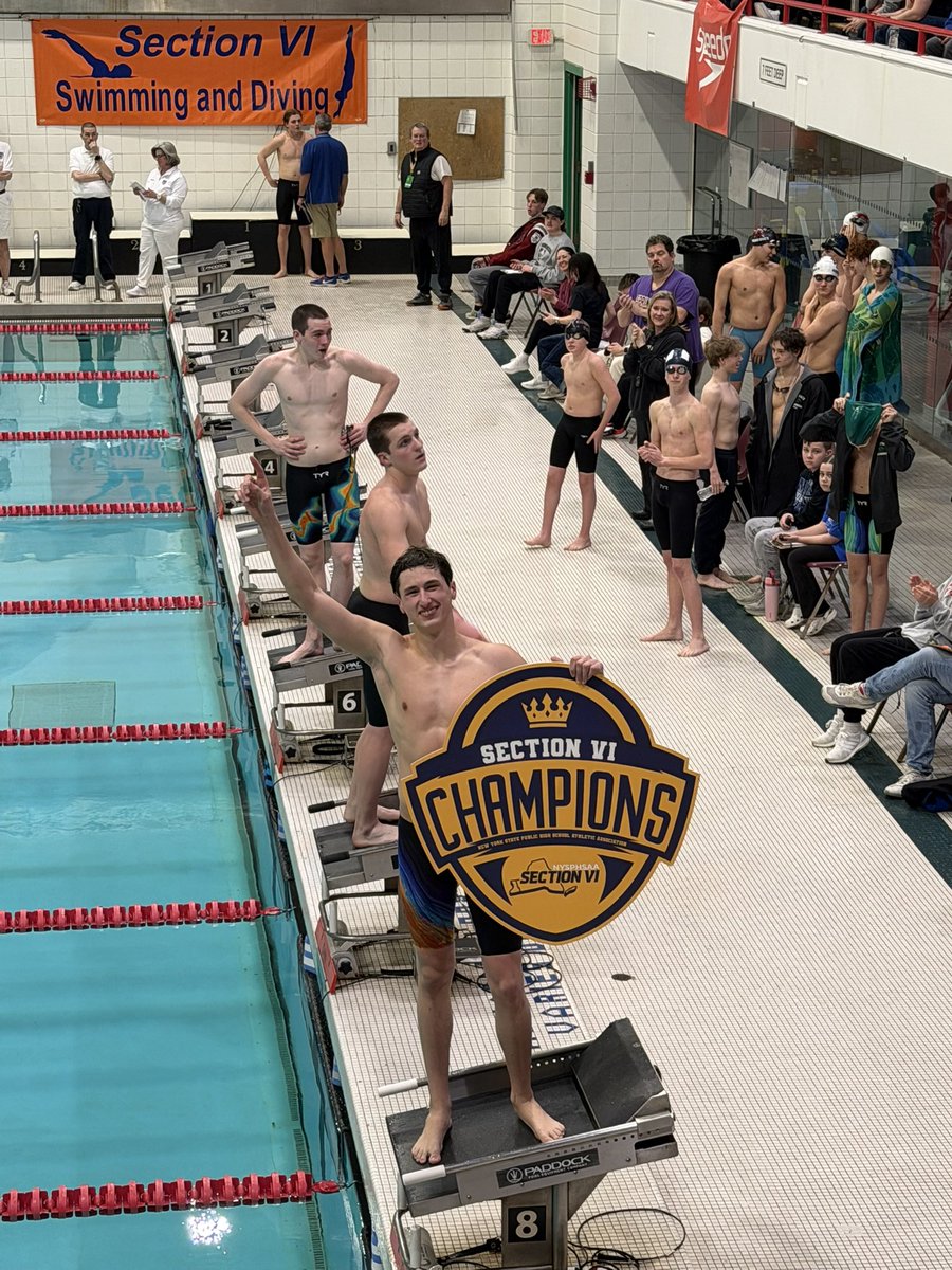 AldenBulldogSwim tweet media