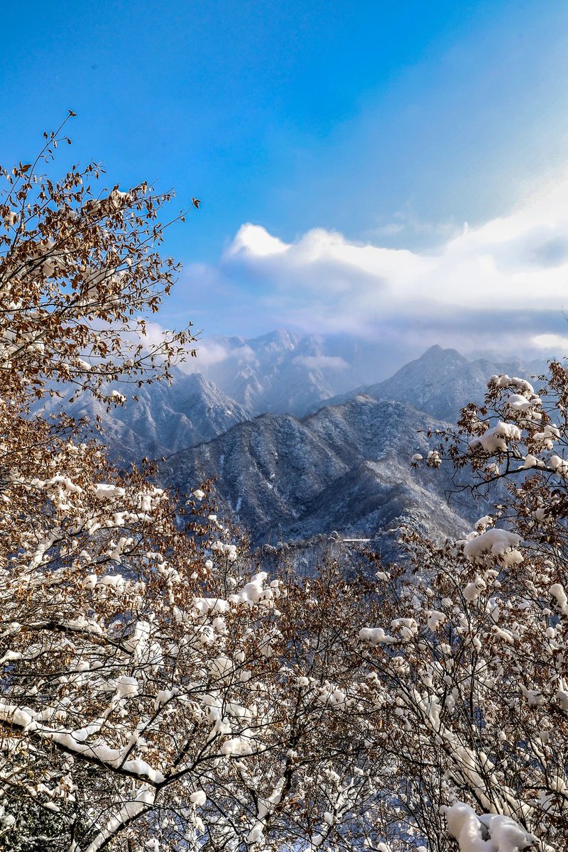 Snow falls over the Qinling Mountains, and Nantai transforms