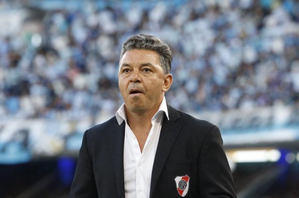 CarpetaMillo_'s tweet photo. ÉCHALO DI CARLOOOOO https://t.co/w8OZe2Zi4r