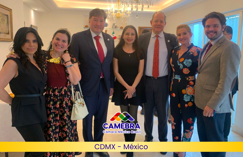 Durante el encuentro entre AMCOSAD 🤝 y la AMEII 🌎, conversamos con la reconocida periodista Hannia Novell, de TV Azteca Noticias y propusimos desarrollar proyectos informativos que hablen de la relevancia de la relación estratégica México y Brasil  🇲🇽 🇧🇷