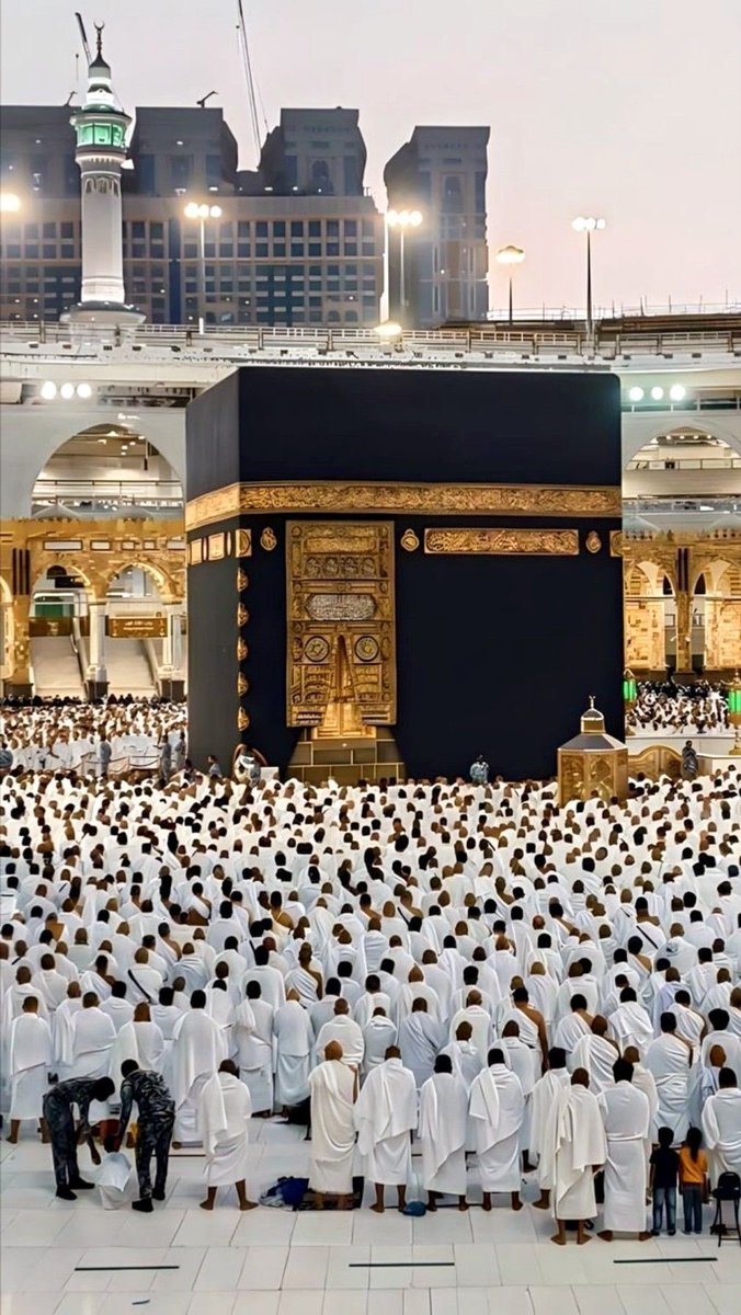 اسلام علیکم ورحمتہ اللہ وبرکاتہ 🤍 

لوگوں کے سامنے مسکراتے رہا کرو 

     اور 
اللہ تعالی کے سامنے گڑگڑاتے رہا کرو 

    کیونکہ 
دنیا مسکرانے والوں کو پسند کرتی ہے 
  جبکہ 
اللہ پاک گڑ گڑانے والوں کو پسند کرتا ہے 
🌹🌹🌹
Good morning 

 صبح بخیر سب کو 🍁 
#اردو_زبان