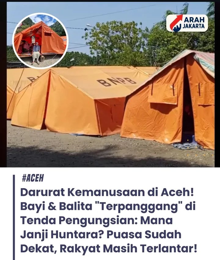 indepenSumatera's tweet photo. Jeritan dari bawah tenda plastik makin memilukan! Warga Desa Blang Naleung Mameh yang terdampak banjir kini berada di titik nadir.

Berbulan-bulan mengungsi, janji Hunian Sementara (Huntara) hingga kini hanya jadi angan-angan. Pekerja jarang terlihat, pembangunan jalan di tempat, sementara warga, termasuk bayi dan balita harus bertahan hidup di bawah terpal yang panasnya menyengat saat siang hari. Jangankan rumah layak, air bersih pun dikabarkan tidak ada bantuan sama sekali.

 Laporan langsung dari warga menunjukkan adanya kelambatan serius dalam penanganan pascabencana di Aceh. Huntara yang seharusnya jadi solusi transisi sebelum Ramadhan tiba justru mandek tanpa kejelasan.

Kondisi ini memaksa para orang tua membawa anak-anak mereka mencari tempat berteduh lain setiap siang hari karena suhu di bawah tenda pengungsian sudah tidak manusiawi bagi kesehatan balita.