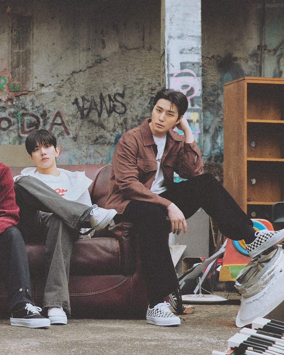 260213 반스

𝙑𝘼𝙉𝙎 𝙋𝙍𝙀𝙈𝙄𝙐𝙈 𝘼𝙐𝙏𝙃𝙀𝙉𝙏𝙄𝘾 𝘾𝘼𝙈𝙋𝘼𝙄𝙂𝙉—𝙒𝙄𝙏𝙃 𝘿𝘼𝙔𝟲

#DAY6 #데이식스
#성진 #영케이 #원필 #도운