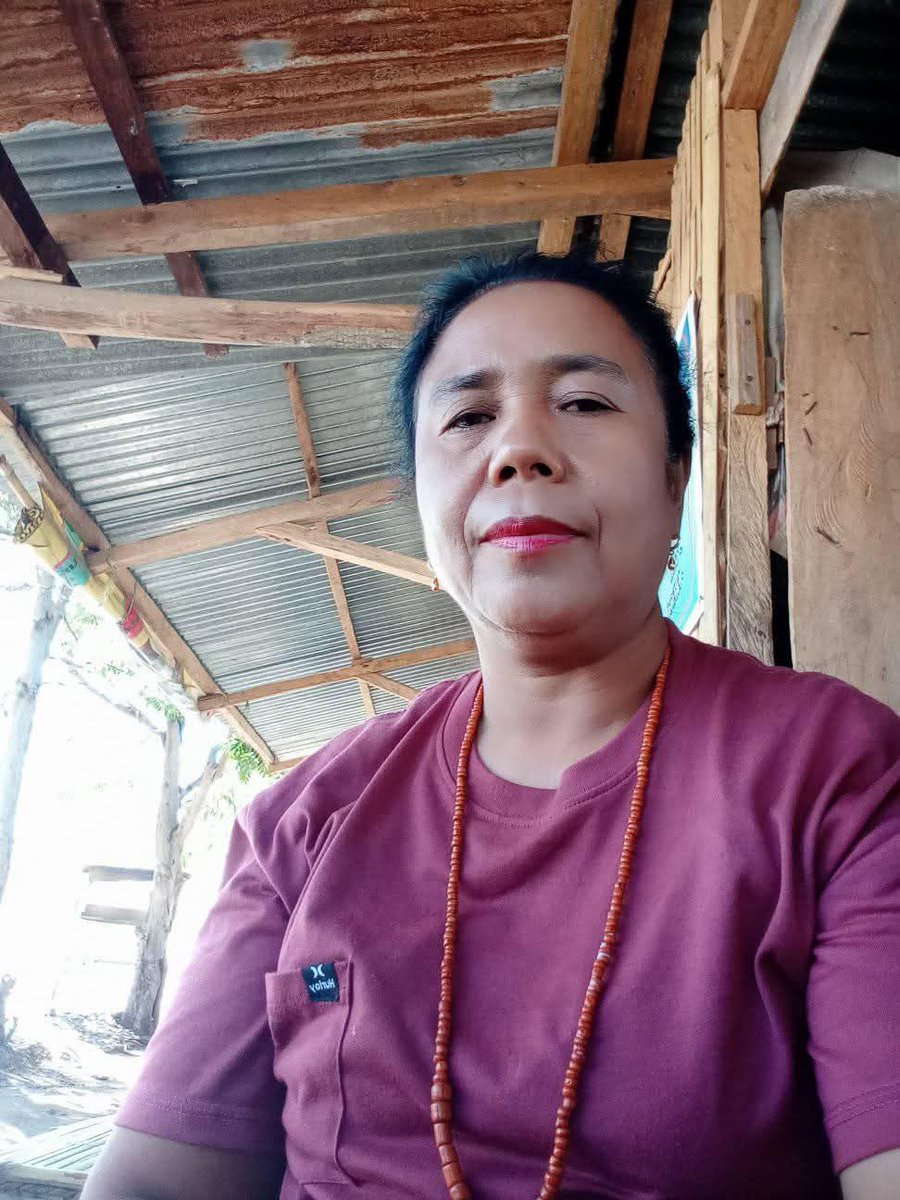 Tante Girang Sumba tweet media