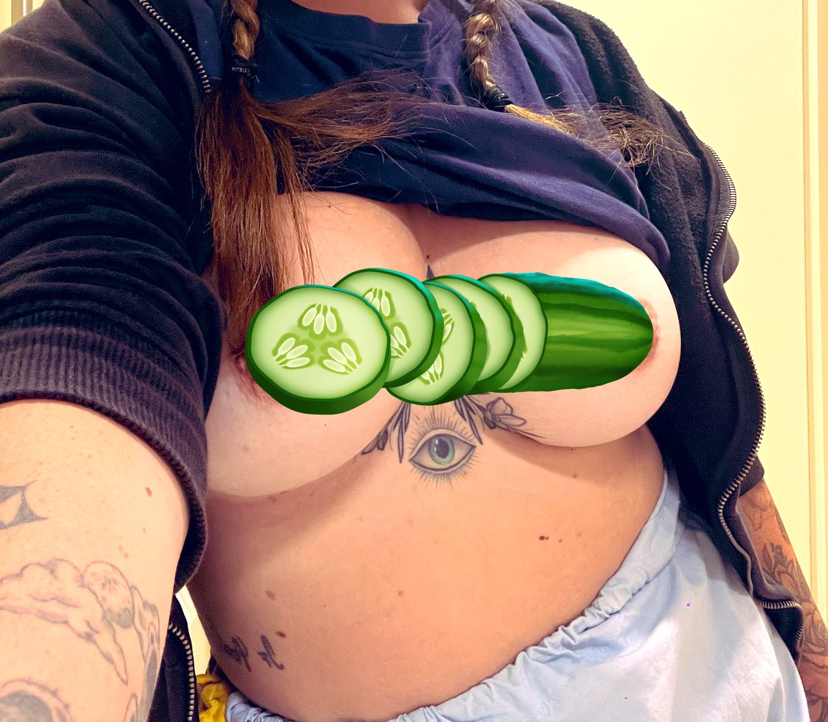 inkmedirty's tweet photo. Salad a day keeps those doctors away 👀👅 

Free subs, new round! ⬇️
https://t.co/TEwB7Frbjb https://t.co/40OOmVPuen