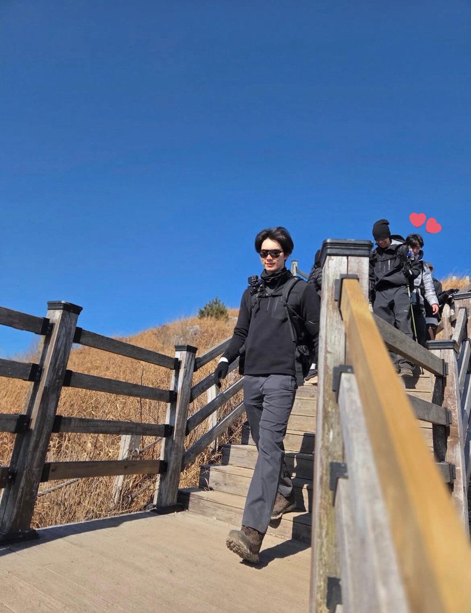 dowoonverse's tweet image. dowoon was spotted at mount sinbulsan / yeongnam alps with take a hike members + crews yesterday! some ppl said this was their final filming day🫶🏻