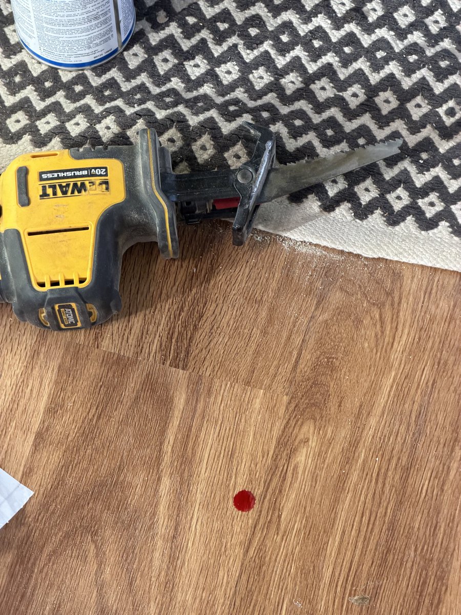 boese_brett's tweet image. When you can’t find your plumber…but then see this in your kitchen and find out he has to go to the ER 🫣😳 #FixerUpper #AirbnbLoading #Superhost