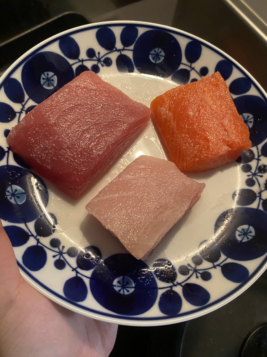 mentainoko's tweet photo. 半額のお魚買ってきて、漬け丼に https://t.co/fu81j5JH03