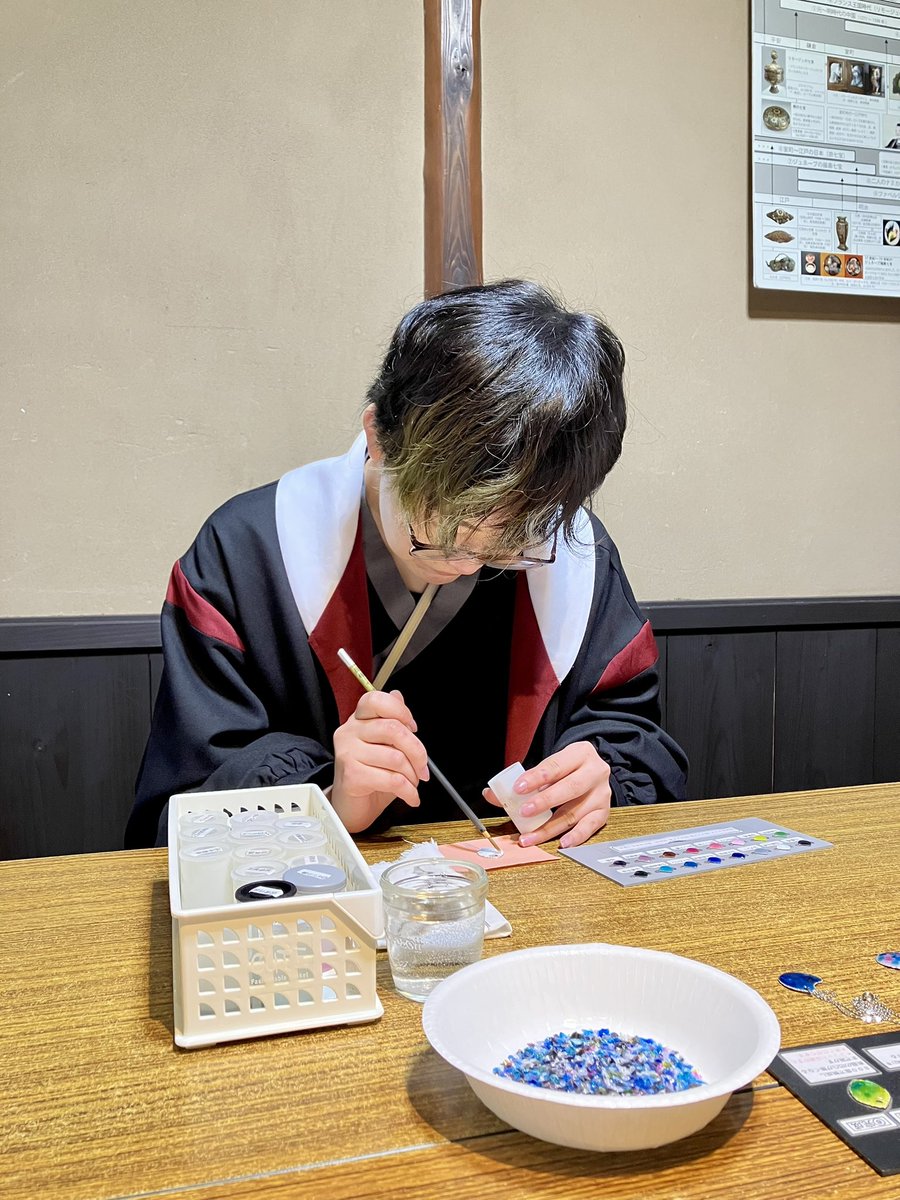 東山店です。

2月12日の七宝体験のお客様は東京からお越しくださいました🎨

推し色の白を基調にして作られたストラップの作品です🥰

ご来店ありがとうございました😊

#七宝焼 #伝統工芸 #七宝体験  #フリット七宝 #ストラップ