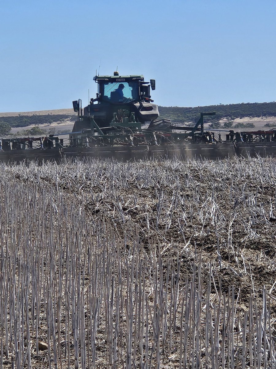 cosfarming's tweet image. We built a thing. Stoked with the finish its leaving #agtwitter #rip26