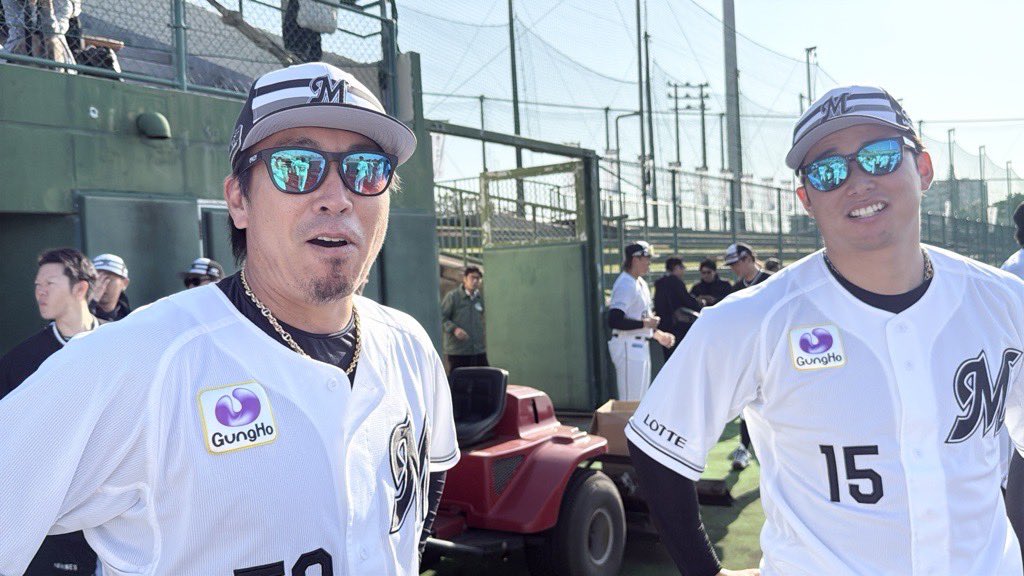 千葉ロッテ　横山投手　実使用　ホームキャップ！ 糸満春季キャンプに合流した #益田直也 投手。 #横山陸人 新選手会長と