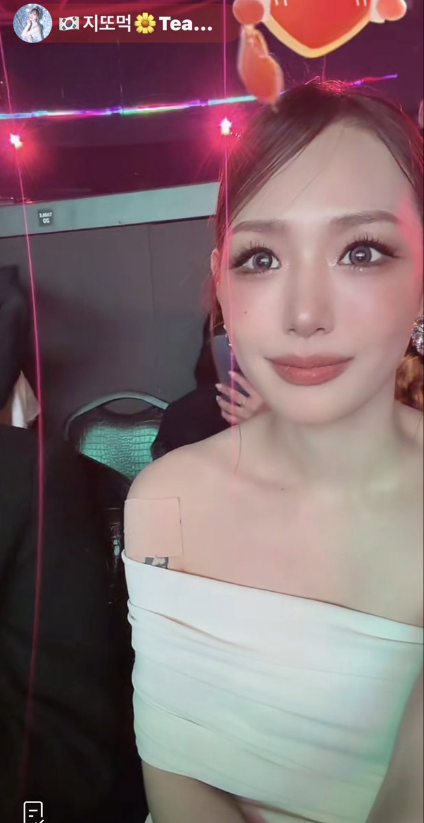 จากที่เคยได้แค่เชิญมาร่วมงานนั่งปรบมือให้คนอื่นในลอนดอนปีที่แล้ว วันนี้ได้คำเชิญให้มารับรางวัลบนเวที Las Vegas ด้วยตัวเอง จากที่เคยหาที่นั่งเอง วันนี้ได้นั่งในโซน VIP น้องจีโครตเก่งเลออออคะ

#JiGaminVivaLasVegas