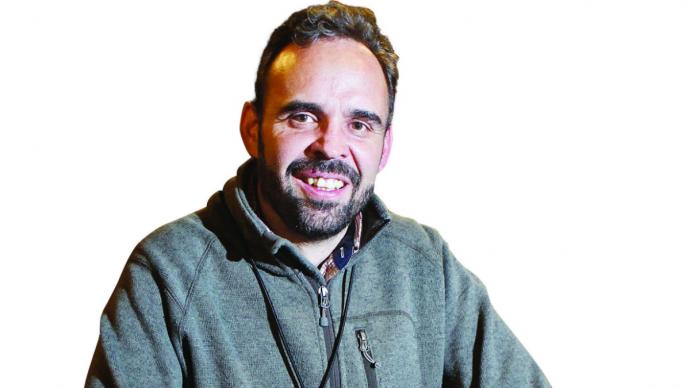 <a href="/CamaradaCuba/">Camarada de Cuba 🔻☭</a> Este es el imbécil detrás de esa cuenta. Un funcionario de derecha que fue sancionado por corrupto. Se llama Arne.