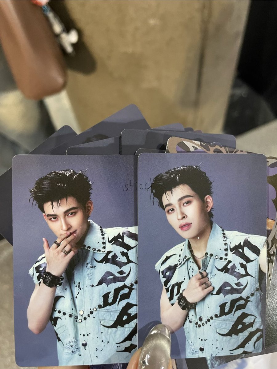 โหยๆๆ อย่างแบดเลยพี่สินปิน หล่อมากกก

©️ sticct