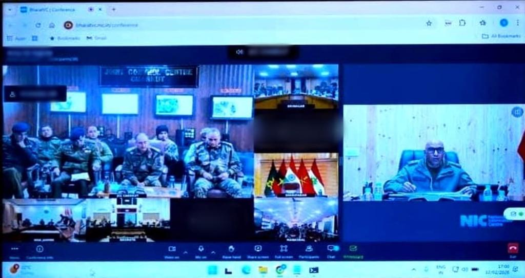 prodefencejammu's tweet photo. #JOINTSECURITYREVIEW
Lt Gen Pratik Sharma, #ArmyCdrNC, chaired the weekly Joint Control Centres meeting in virtual mode. In addition to the senior military leadership the meeting was attended by senior officials of JKP, CRPF & other stakeholders in #Srinagar and #Jammu Divisions.
Discussions focused on int sharing, boosting joint readiness, refining inter-agency #synergy and further strengthening the Counter Terrorism framework.
#NationFirst
#AlwaysInCombat
@SpokespersonMoD
@adgpi
@NorthernComd_IA
@ChinarcorpsIA
@Whiteknight_IA
@JmuKmrPolice
@crpfindia
@BSF_Kashmir
@diprjk
@ANI