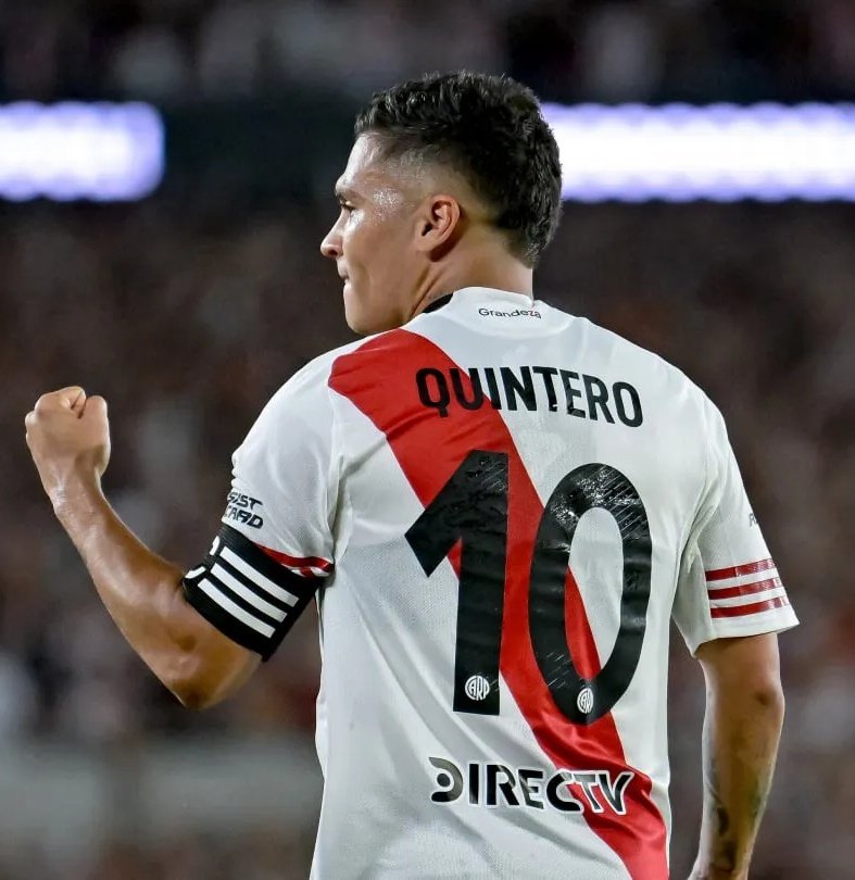Los únicos dos jugadores que dieron la cara por River, solos contra todos.