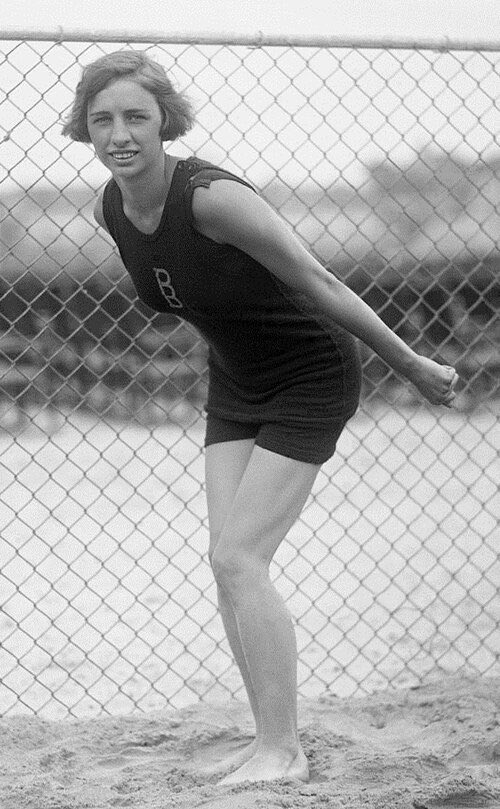 GraveChicago's tweet photo. @NadigNewspapers @Taft_HS A summer Olympic champion is also fro the NW side. Sybil Bauer won the Gold Medal 🥇 in the backstroke in the 1924 Paris Olympics. She went to Schurz HS. https://t.co/Qo2y9PaLfd