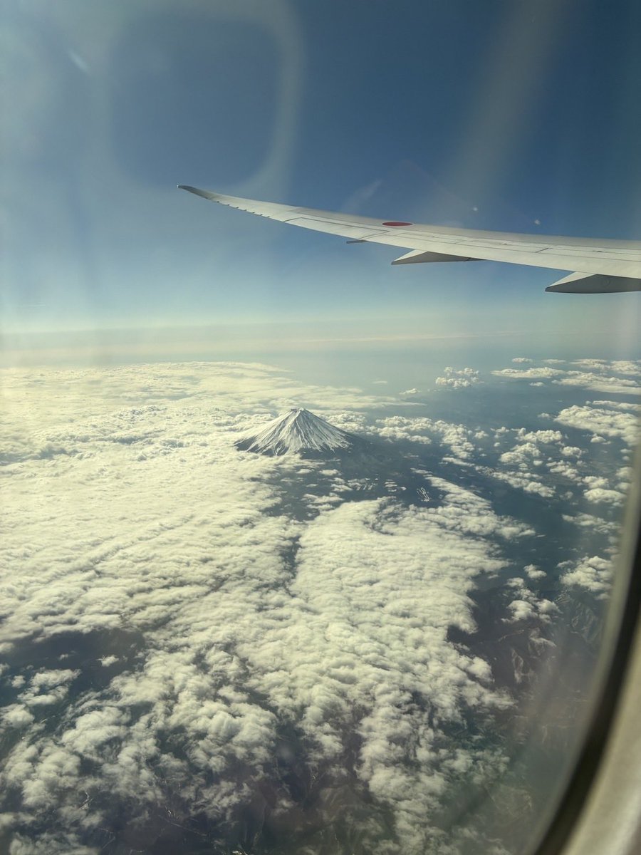 minaduki_web's tweet photo. 旅に行くって感じがして素敵な写真が撮れた🤳 https://t.co/LCDqxTFXKT