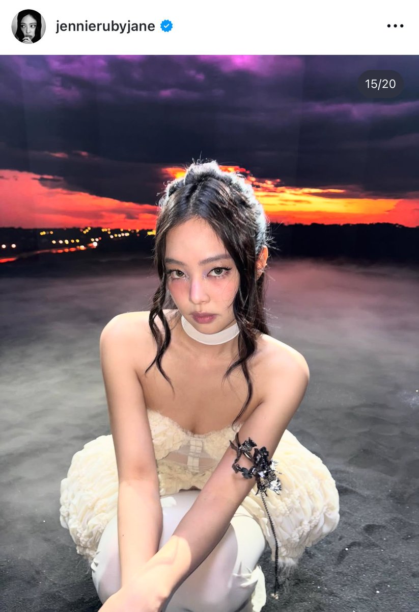 tjruby_'s tweet photo. สรุปเป็นรูปในมินิอัลบั้ม Deadline ทั้งหมดจริง เจนนี่มาโพสต์ให้ดูตั้งแต่ปีที่แล้ว 555555555555555555555555 https://t.co/7LDTzIaUvT
