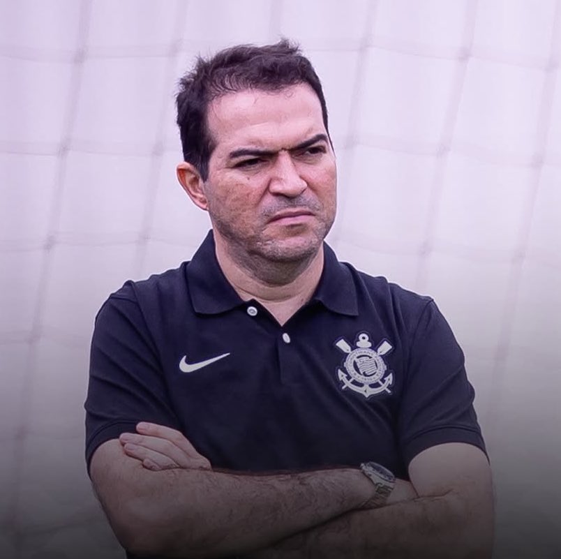 KelvinRamo53665's tweet photo. 🚨 NÍVEL DE PROFISSIONALISMO ALTÍSSIMO

Executivo de futebol do Corinthians, Marcelo Paz, revelou que o clube tinha aval jurídico para encerrar o contrato do Martinez de forma unilateral.

Mas preferiu negociar de forma amigável, principalmente pelo momento vivido pelo atleta. https://t.co/yDQQ7okGeV