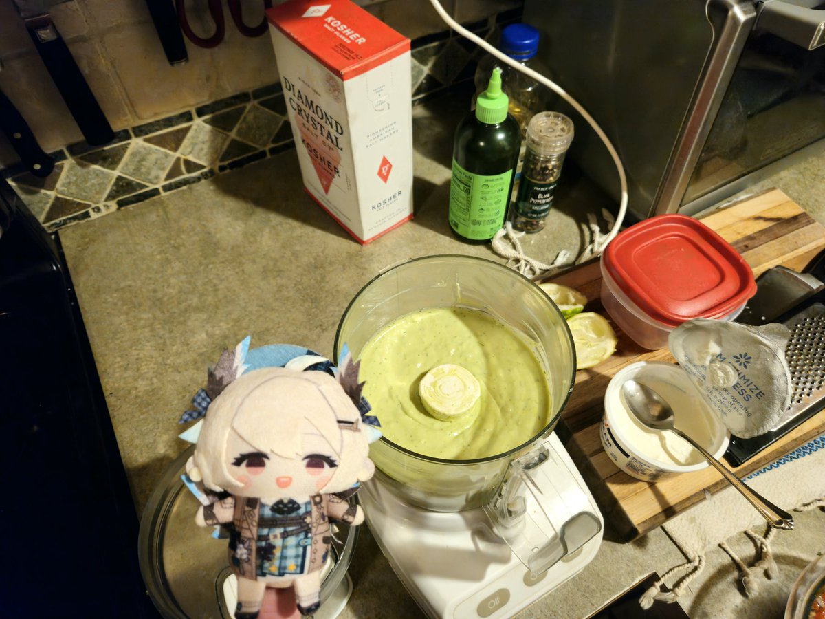 Made braised pork shoulder tacos with all the fixings. Started with a fresh avocado and lime crema sauce, tomato, chopped sweet onions, lettuce, cilantro, cheese and sour cream. I also made a 2nd plate to share with my roommate who confirmed these were fire. #Boennappetit