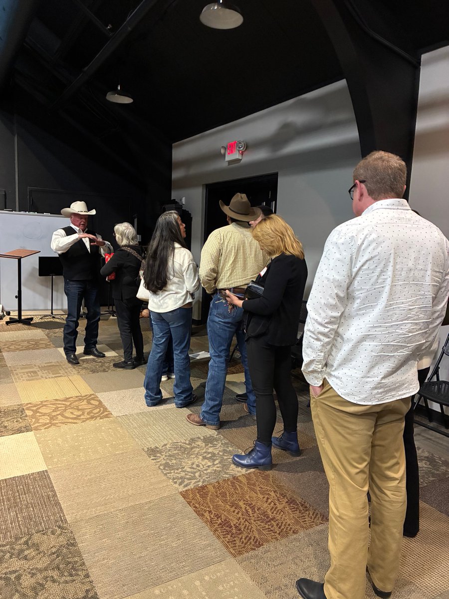 Sid Miller with a line of supporters at our rally tonight. Thanks ⁦<a href="/MillerForTexas/">Sid Miller</a>⁩