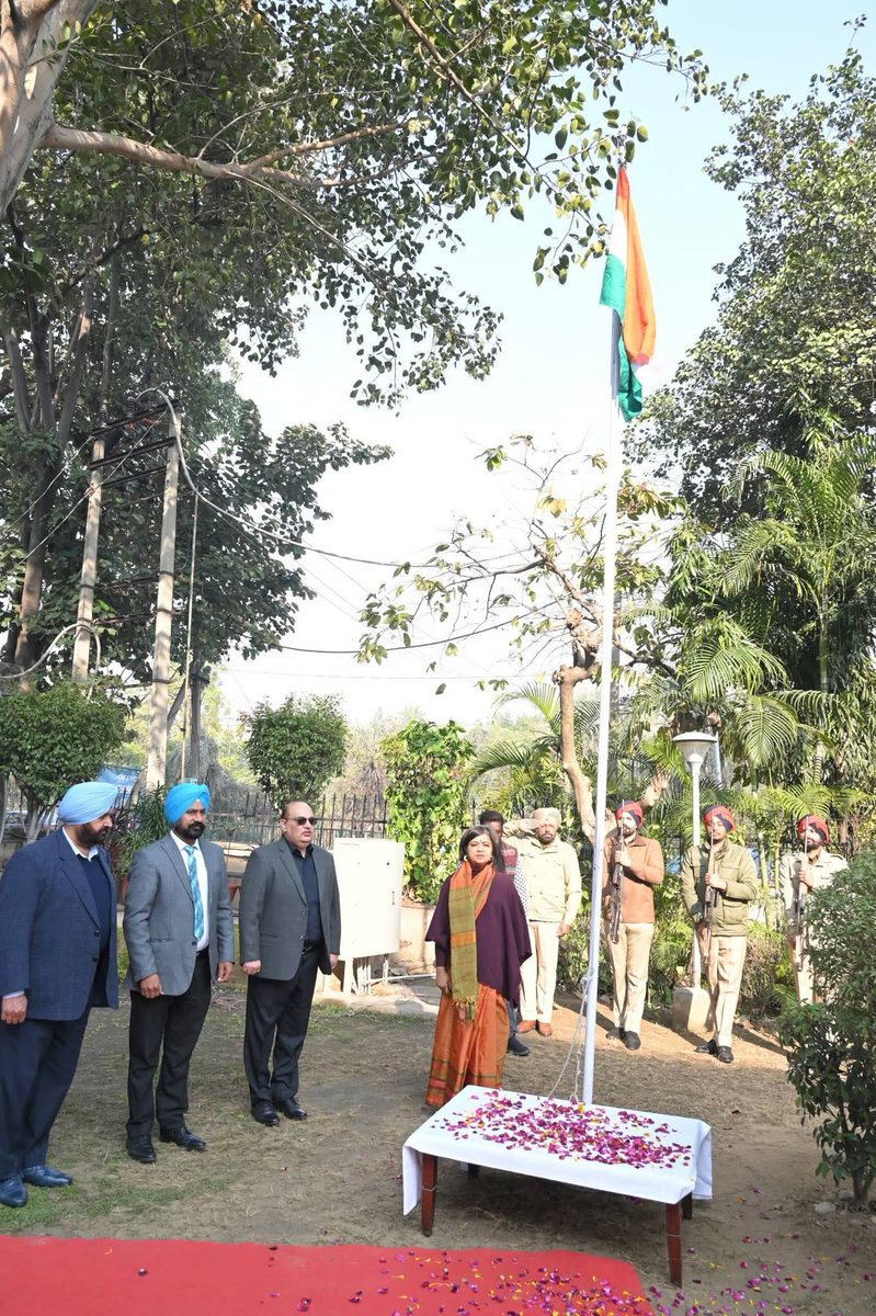 NAkilandeswari's tweet photo. Happy birthday 🎂🎂🎂🎂 wishes to our Lioness , environmental lawyer, world bank lawyer, and the punjab pollution control board chairperson Hon'ble Shri . @Reena_Guptaa mam.
An inspiring down to earth leader, Environmentalist and our icon who is working towards shaping a greener Tommorow as ppcb chairperson by striking the cord between the sustainability and industrial ecosystem by organising the first ever plastic waste brand audit in India . Wish you many more accomplishment and once again a very happy birthday mam.