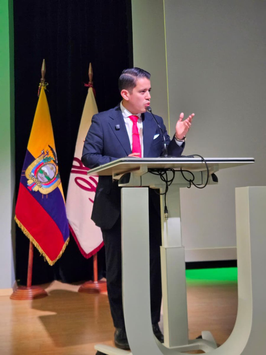 Arcsa_Ec's tweet photo. Durante la jornada, inauguró el foro “Ciencia, seguridad y perspectivas regulatorias”, junto a expertos internacionales, y presentó las acciones de #Arcsa para impulsar una transición responsable en el uso de colorantes y garantizar alimentos seguros en el #Ecuador. https://t.co/B7sprUIQ1J
