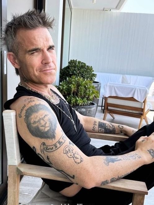archivedilfs's tweet photo. Happy birthday Robbie Williams!!! https://t.co/GjQxk3msHn