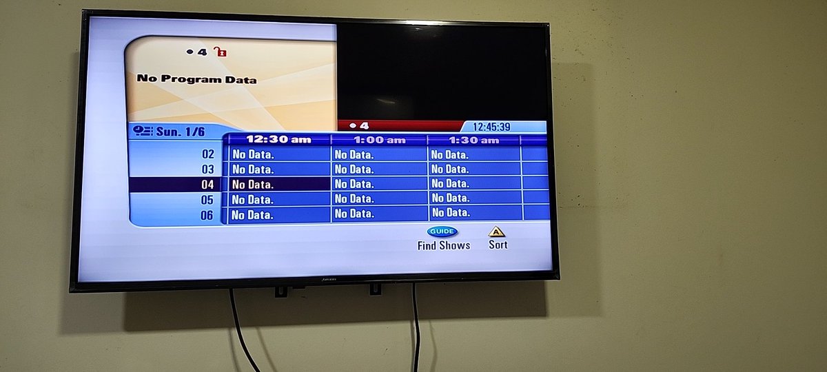 IntriagoMagucha's tweet photo. Señores Xtrim Tv Cable estoy sin servicio desde hace 12 horas y no responden ningún telefono, por favor den solución al daño que tienen!!!!!! https://t.co/Gea8h89BJS