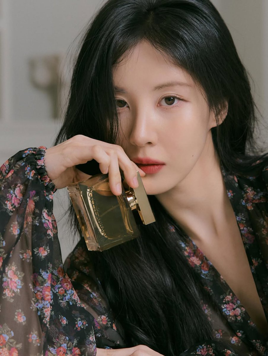 SeohyunPoint's tweet photo. Seohyun is absolutely insane for #DGBeauty https://t.co/ULgTpaD82y