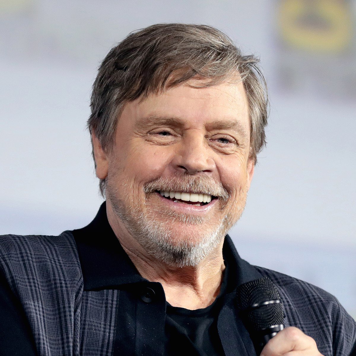 RETWEET if you are proud to stand with Mark Hamill against Donald Trump!