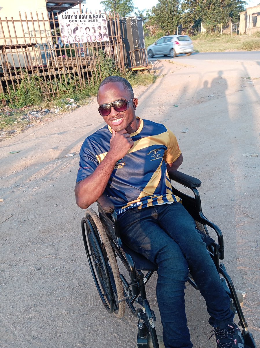 KingSantosDaVi1's tweet photo. Disability or no disability at the end we're all the same.😊❤️🙌 https://t.co/UmIYmZUAmY