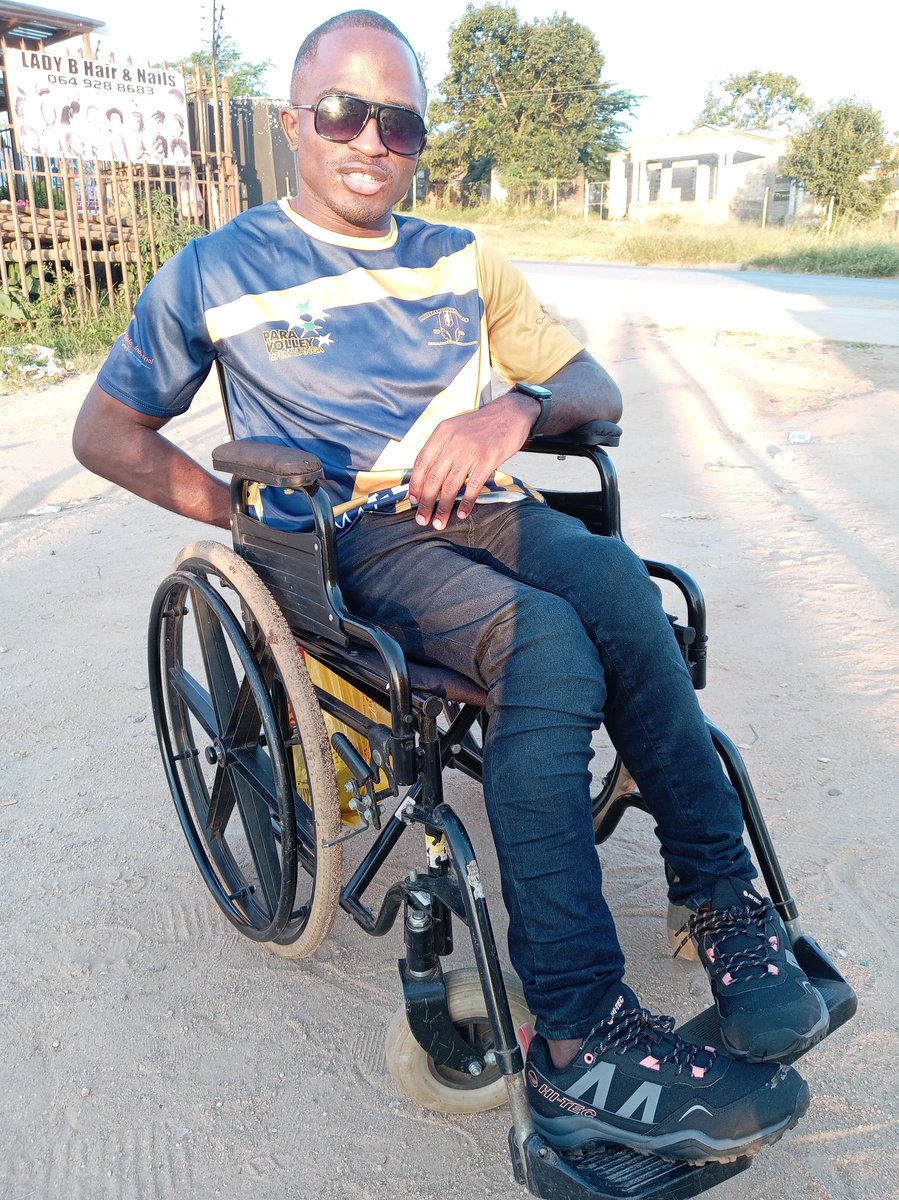 KingSantosDaVi1's tweet photo. Disability or no disability at the end we're all the same.😊❤️🙌 https://t.co/UmIYmZUAmY
