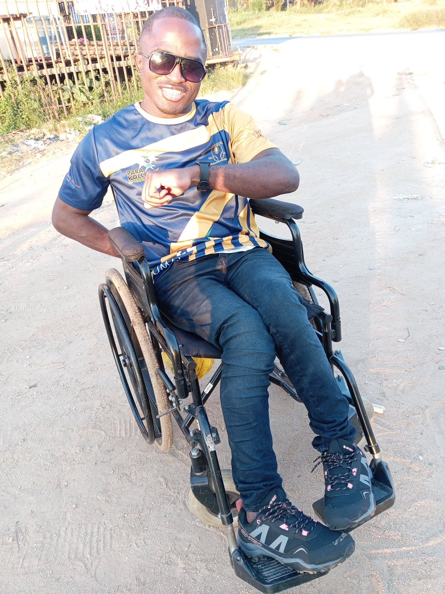 KingSantosDaVi1's tweet photo. Disability or no disability at the end we're all the same.😊❤️🙌 https://t.co/UmIYmZUAmY