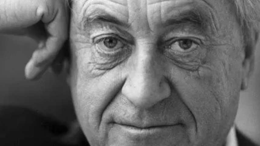 "Me detuve en las calles donde viven las palabras,
libros, cartas, informes,
y esperé.
Siempre supe esperar."

Cees Nooteboom 

Países bajos, 1933 - España, 2026