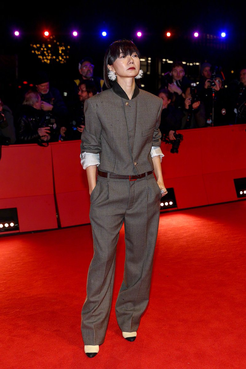 WtiNby's tweet photo. 260212 76th Berlinale Opening Red Carpet📷
#배두나 #DoonaBae
cr: https://t.co/182NlFNNJd https://t.co/tYzhphJFpa