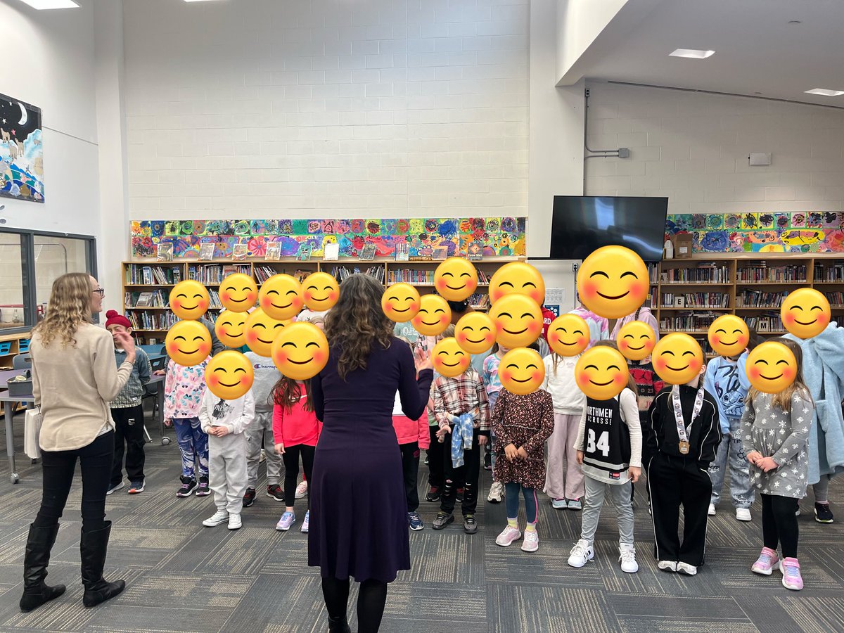 margaret_ps's tweet photo. Our amazing students performing for our superintendent! We are so proud of our students! They sound amazing! #MargaretProud #schoolband #art #talent #artsmatter 🎶🖌️🎨🎺 https://t.co/AgkD1C8Mcg