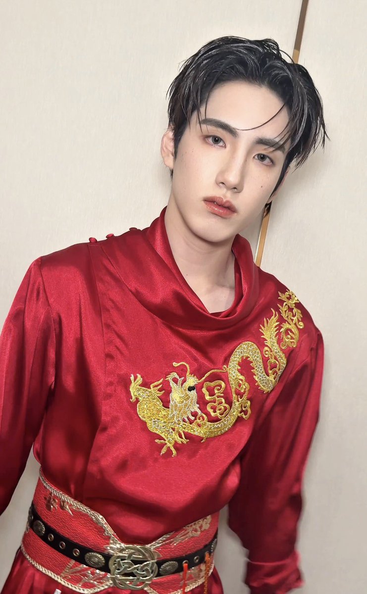 สองปีที่แล้วยังเป็นอาตี๋อยู่เลย ปีนี้เป็นเฮียครับหนูแล้ว