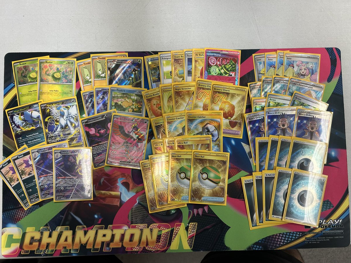 Went 4-0 today 
S/O <a href="/StecherCro/">Oscar Madsen 🇩🇰</a> for the tox box 60 
Rd1:Zoroark W
Rd2:Dengo W
Rd3:Gardy W
Rd4: Pult W <a href="/tonyschardan/">Tony Schardan</a> 
AGAIN had to play bro in finals