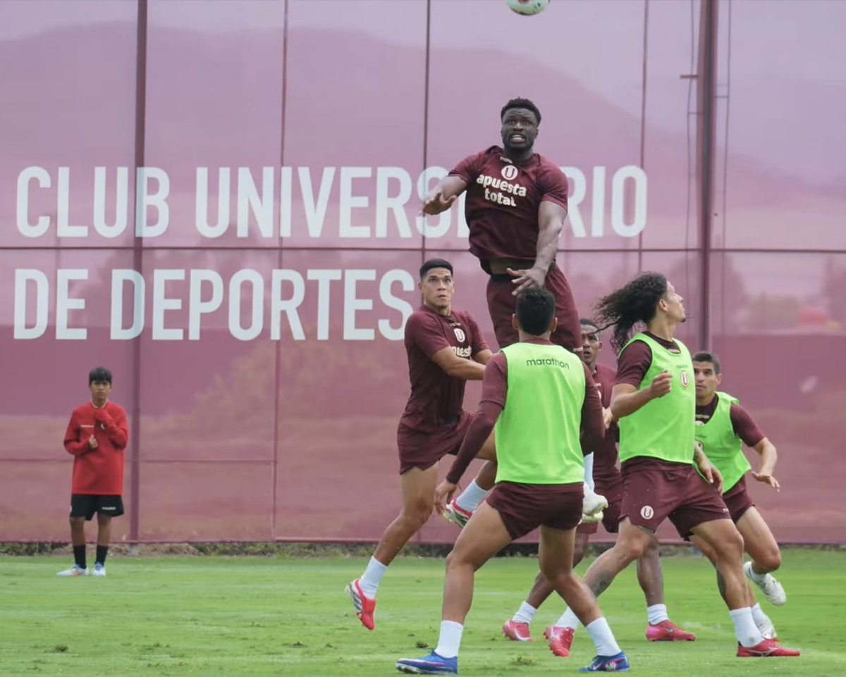 Out of Context Ⓤniversitario de Deportes tweet media