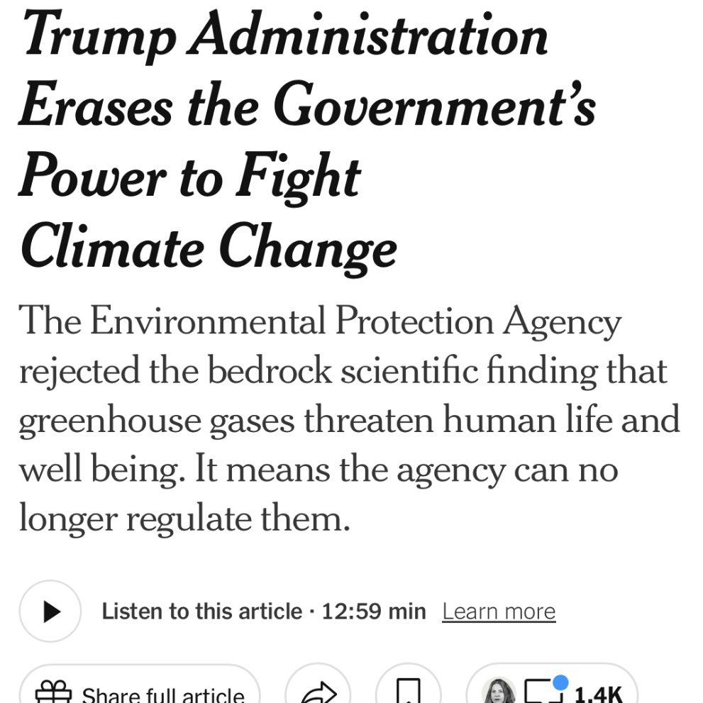 ChrisVanHollen's tweet image. 🚨 This is another win for Big Oil and other big polluters at the expense of everyone else.
 
Instead of giving polluters a free ride, we should pass my Polluters Pay bill to make them  — not all of us — pay the bill for the huge amount of damage they’ve caused.