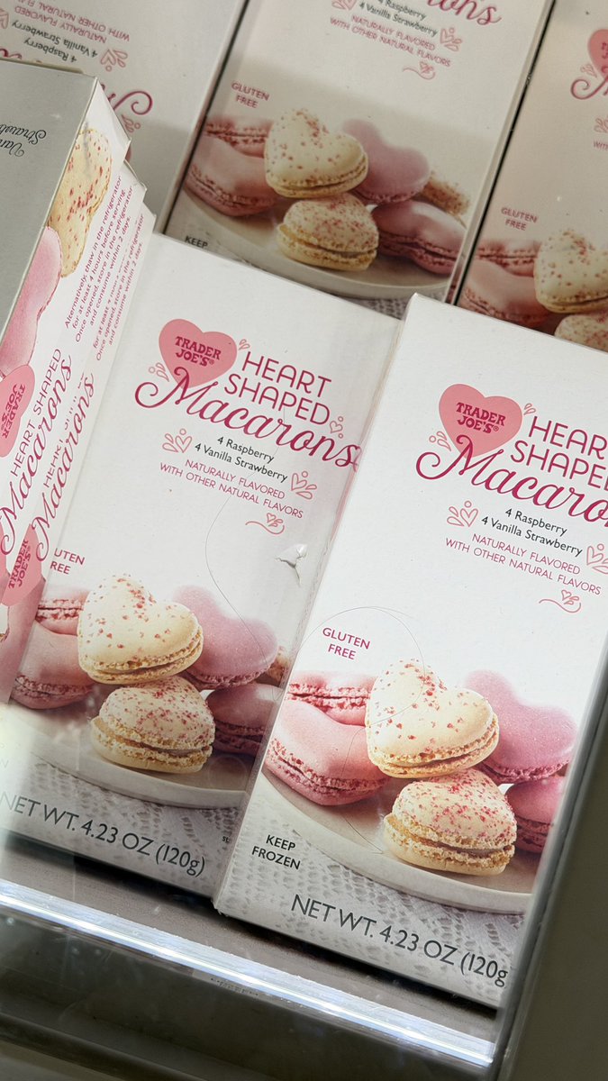 トレジョのマカロンでジェリーキャット作ってる人いて、可愛すぎて買う