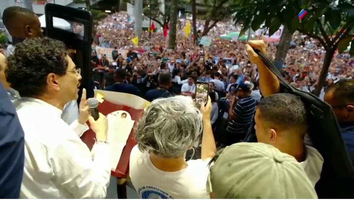 IvanCepedaCast's tweet photo. Mi discurso de hoy en Medellín: 

MEDELLÍN Y ANTIOQUIA NO REGRESARÁN AL PASADO

https://t.co/ty33c99gEH https://t.co/yksuqiA9GV