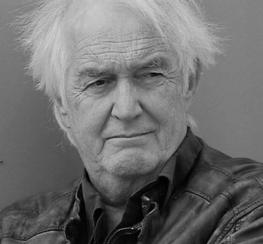 "La gente siempre deja huellas. Ninguna persona está exenta de una sombra".
Henning Mankell