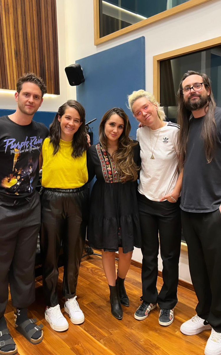 mundo ⚡️ tweet media